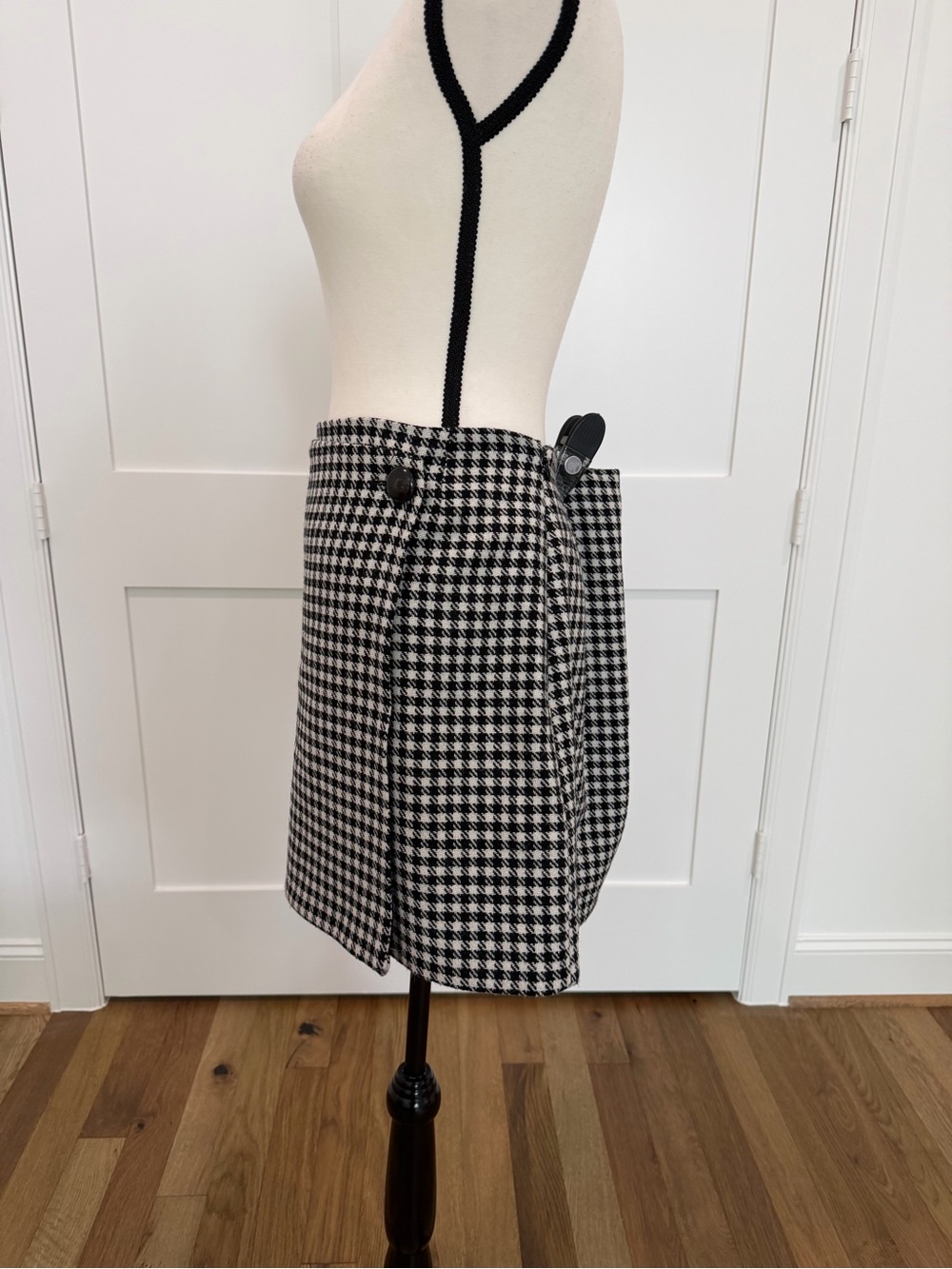 Sezane Laure Houndstooth Skirt – Black/Ecru – Size 42 - Picture 6 of 12
